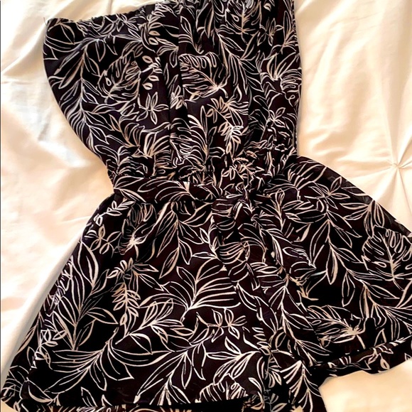 Forever 21 Other - Strapless black and white romper